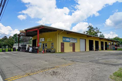 Photo of 2425 Springhill Road, Tallahassee, FL 32305 (MLS # 382242)