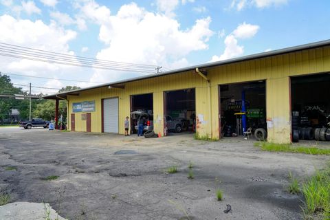 Tiny photo for 2425 Springhill Road, Tallahassee, FL 32305 (MLS # 382242)