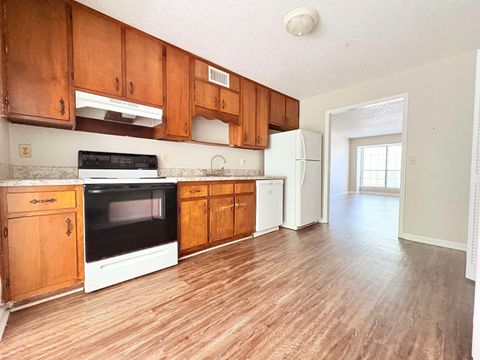 Tiny photo for 1663 Kay Avenue #D, Tallahassee, FL 32301 (MLS # 402687)