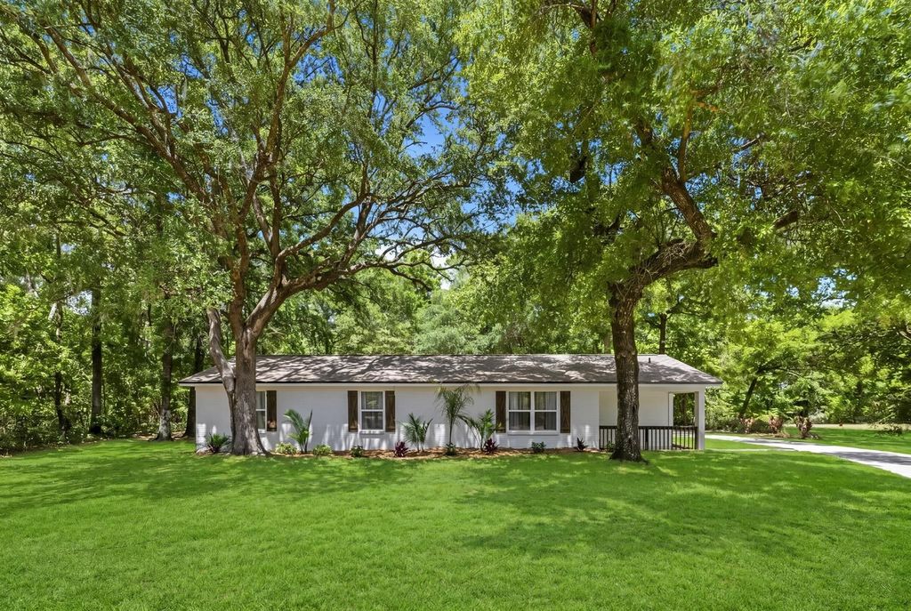 Photo of 96 MILL CREEK Road, Crawfordville, FL 32327 (MLS # 399111)