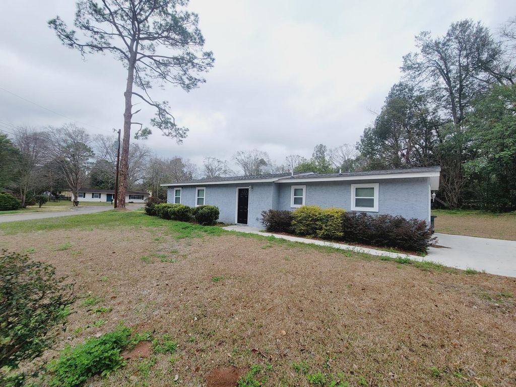 Photo of 1906 Karen Lane, Tallahassee, FL 32304 (MLS # 396270)