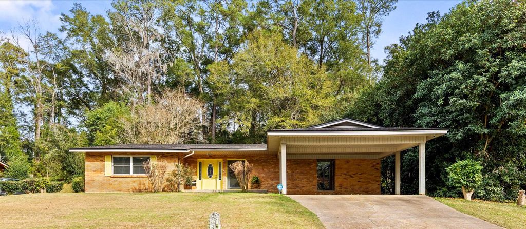 Photo of 625 N Calhoun Street, Quincy, FL 32351 (MLS # 395847)