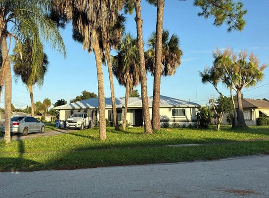 4335 SAINT CLAIR AVE W, NORTH FORT MYERS, FL 33903 - Image 8c19eca4f332ddfe3c871b4a06dfcc2b/3638755920