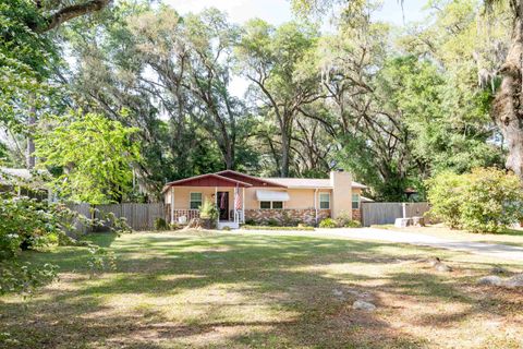 Photo of 1928 Longview Drive, Tallahassee, FL 32303 (MLS # 398945)