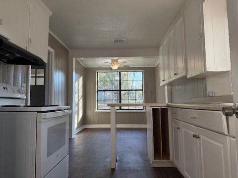 Tiny photo for 500 Laura Lee Avenue, Tallahassee, FL 32301 (MLS # 395399)