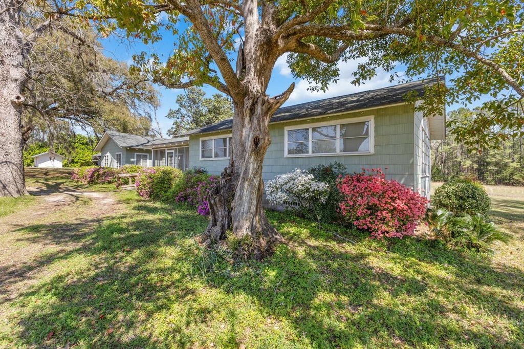 Photo of 2436 N Jefferson St, Monticello, FL 32344 (MLS # 385134)