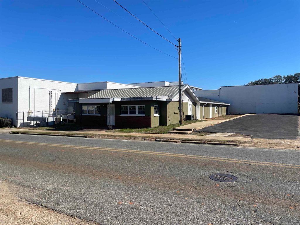 Photo of 43 N Cleveland Street, Quincy, FL 32351 (MLS # 395927)