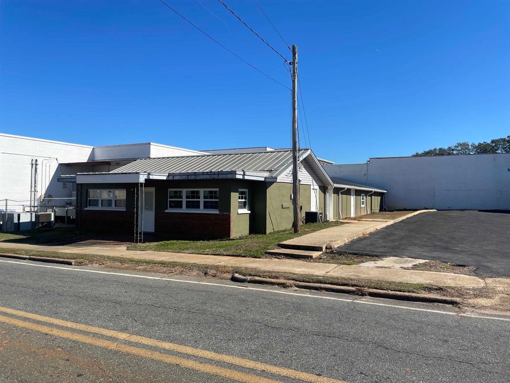 Photo of 43 N Cleveland Street, Quincy, FL 32351 (MLS # 395927)