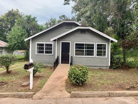 Tiny photo for 711 Dent Street, Tallahassee, FL 32304 (MLS # 396571)