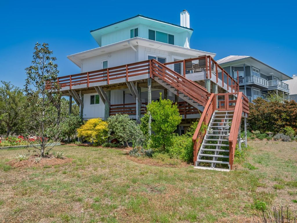 Photo of 171 Harbour Point Drive, Crawfordville, FL 32327 (MLS # 399198)
