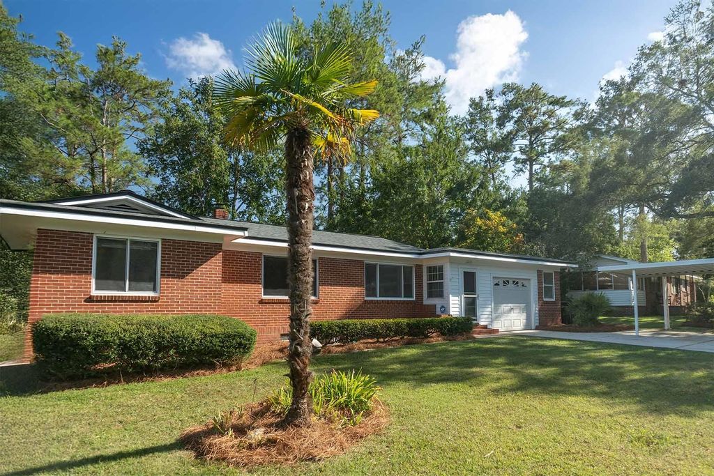 Photo of 2205 Monticello Drive, Tallahassee, FL 32303 (MLS # 391997)