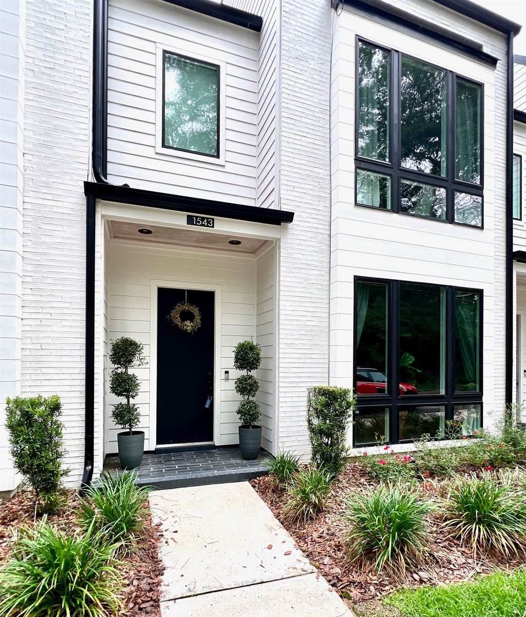 Photo of 1543 Pine Street, Tallahassee, FL 32303 (MLS # 385667)