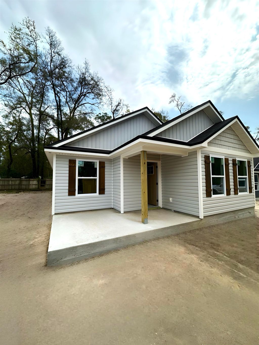listing image 0