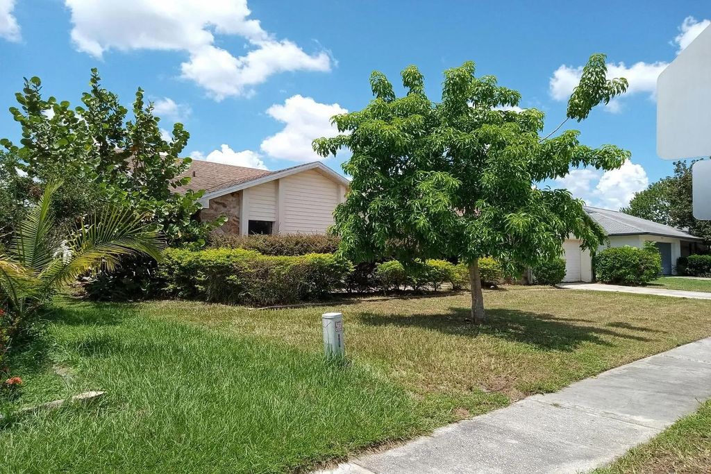 Photo of 368 Fairgreen Place, Other Florida, FL 32707 (MLS # 391994)