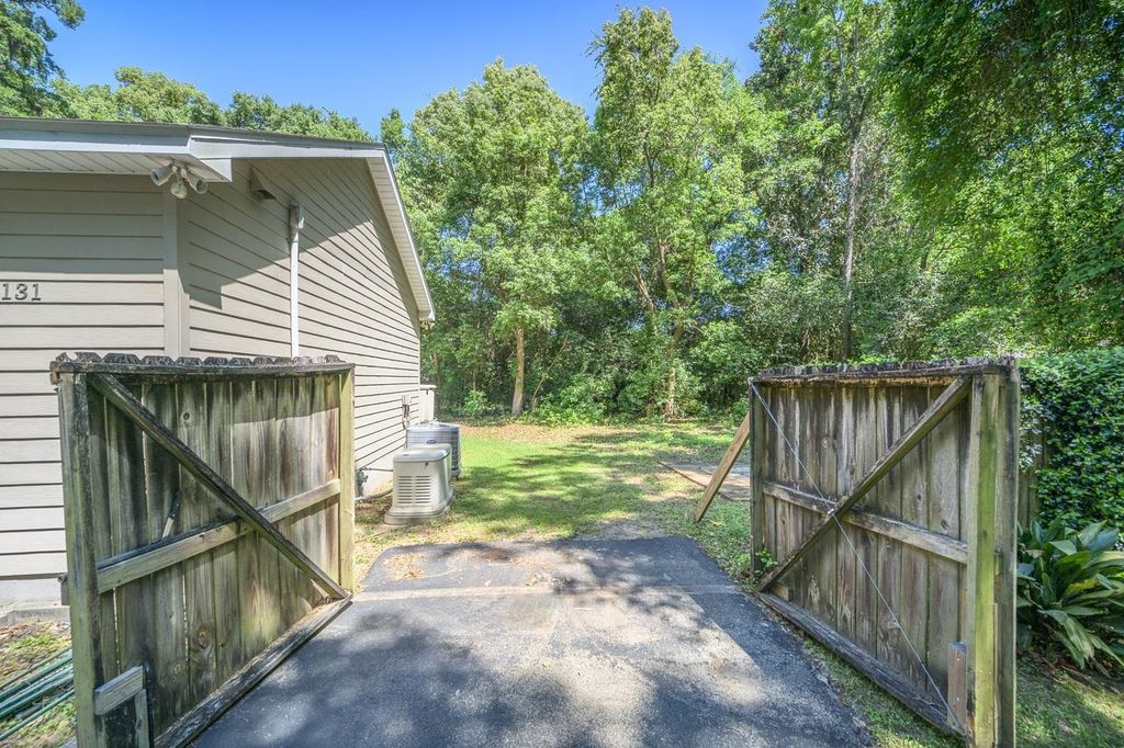 Photo of 3131 Sharer Road, Tallahassee, FL 32312 (MLS # 397179)