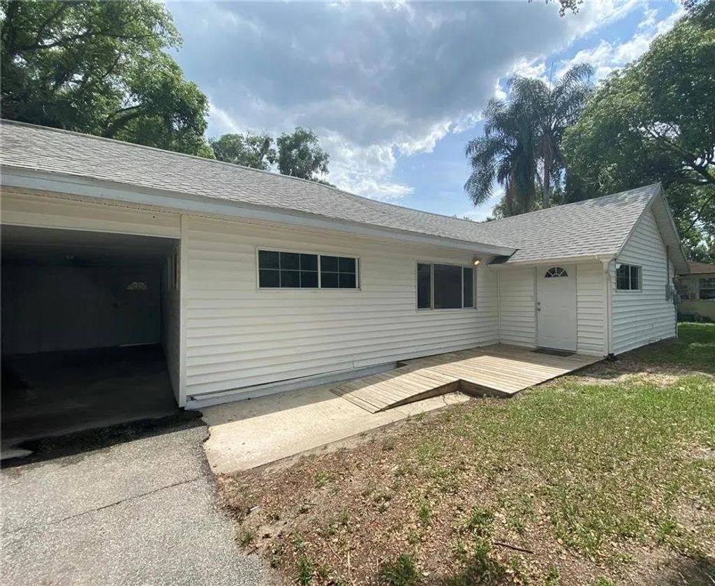 Photo of 106 E Rosehill Avenue, Other Florida, FL 32724 (MLS # 392082)