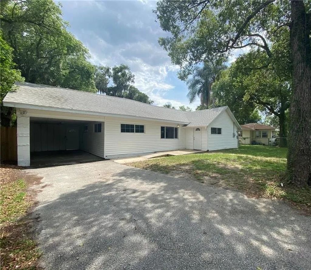 Photo of 106 E Rosehill Avenue, Other Florida, FL 32724 (MLS # 392082)