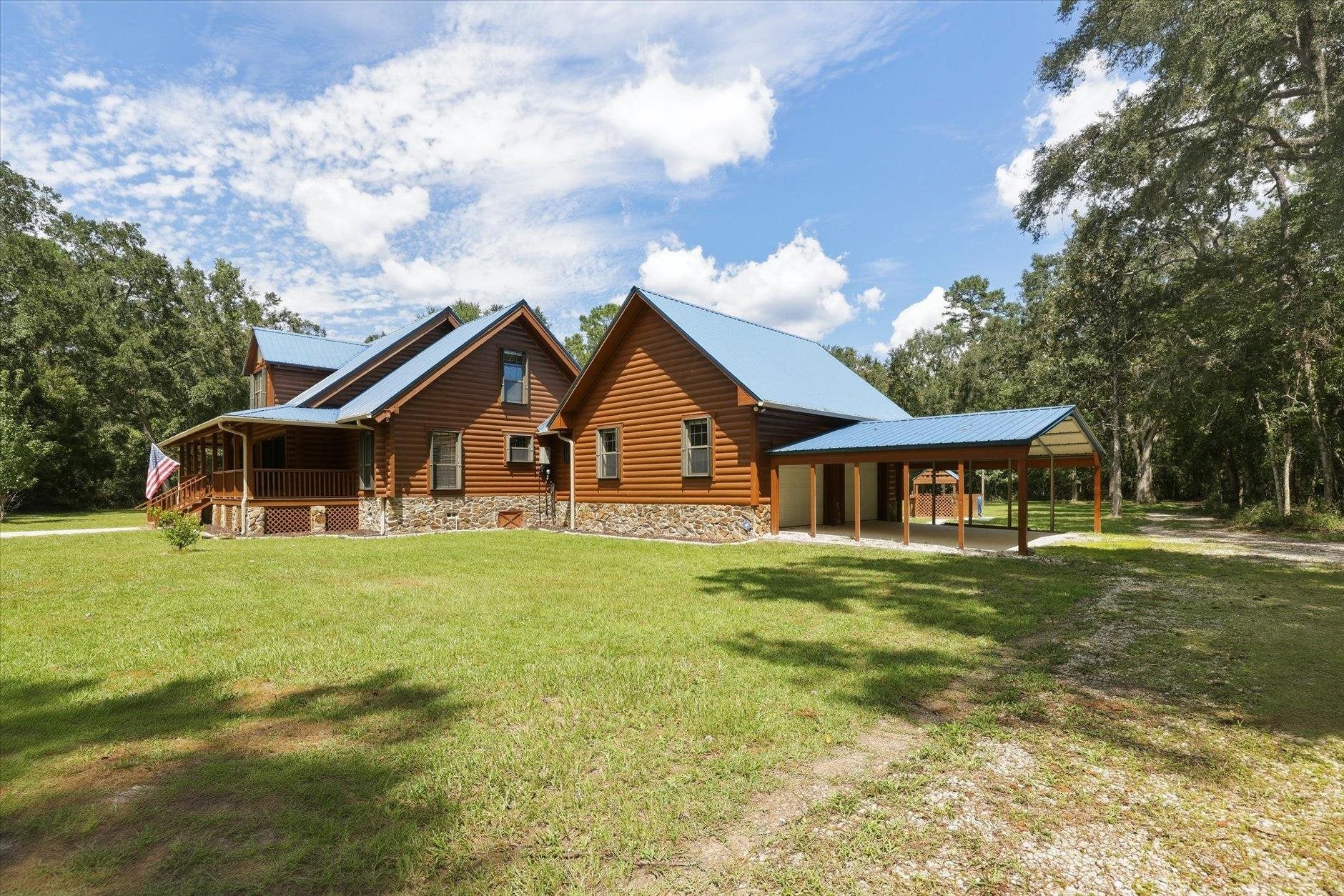 883 Hunters Trace