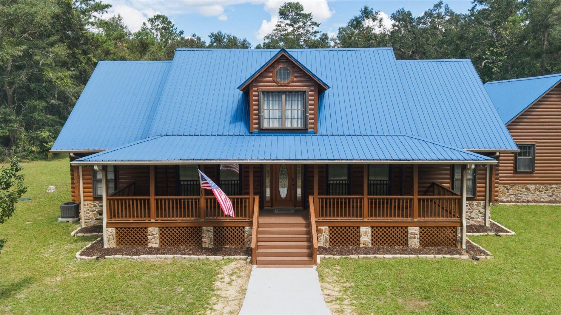 883 Hunters Trace