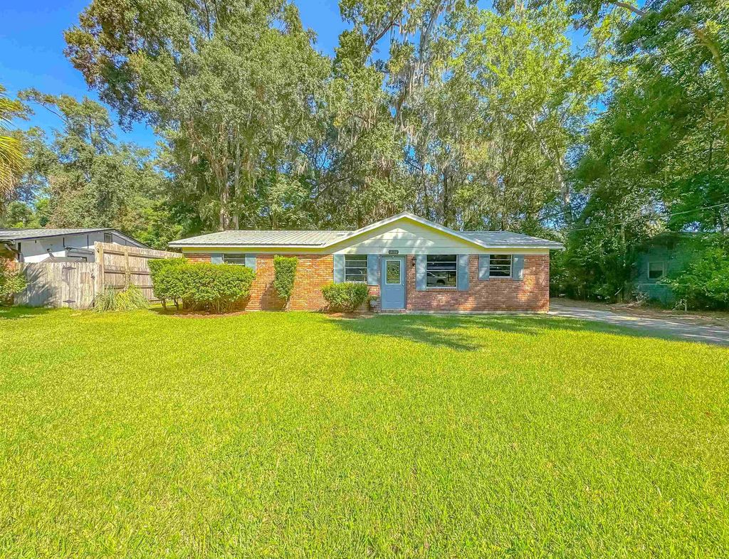 Photo of 2034 Harriet Drive, Tallahassee, FL 32303 (MLS # 391394)
