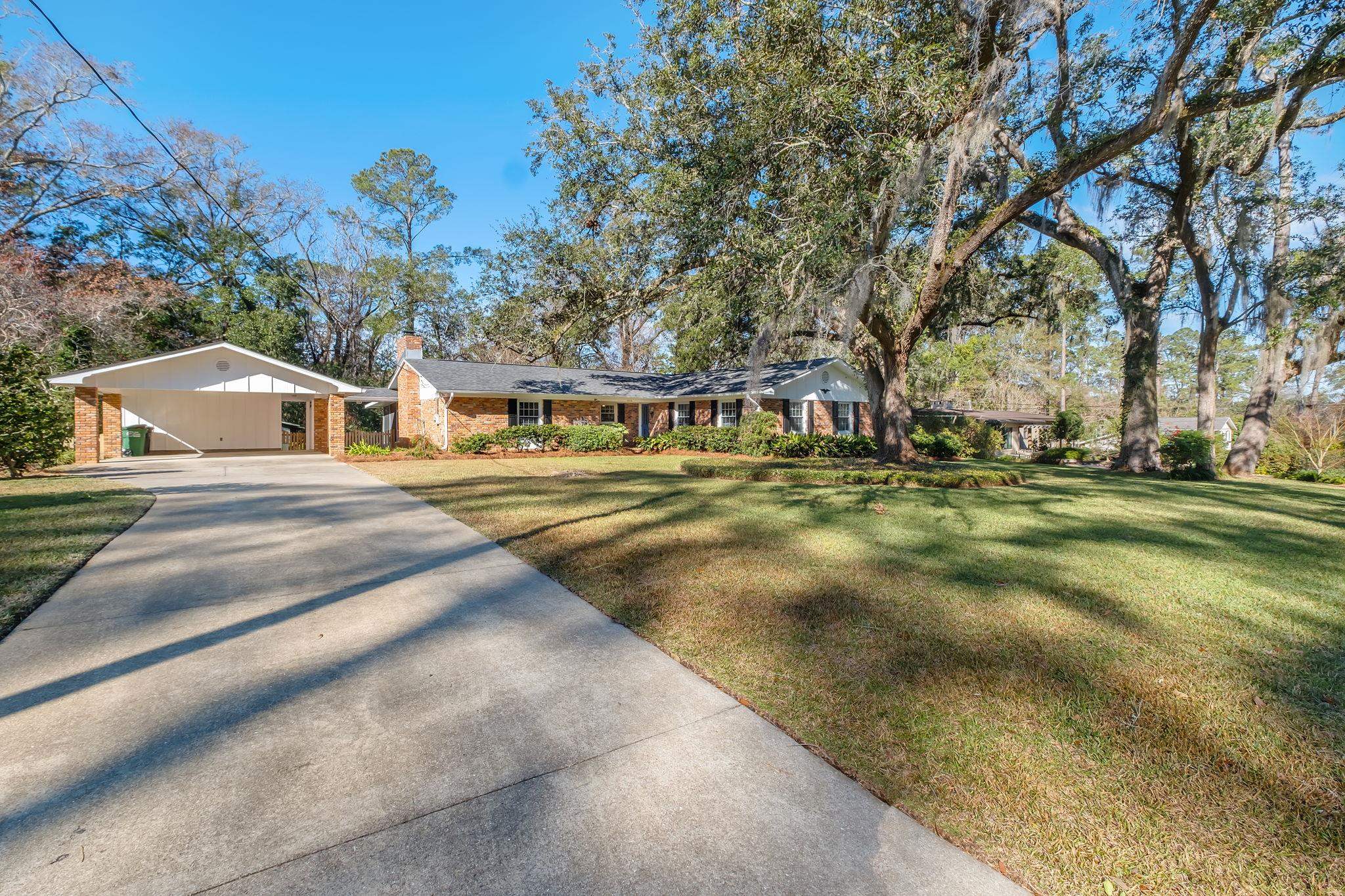 3210 Del Rio Terrace