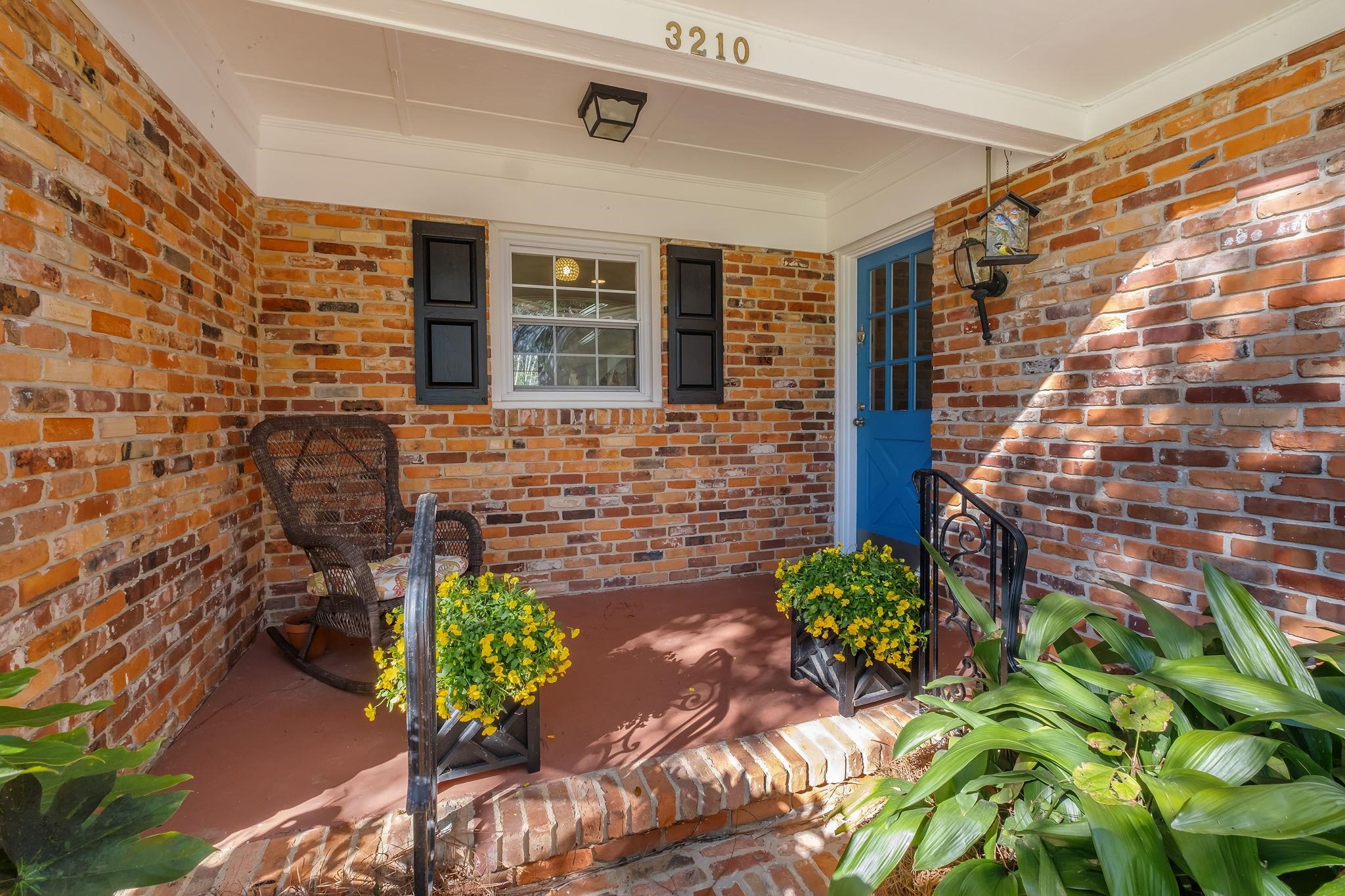 3210 Del Rio Terrace