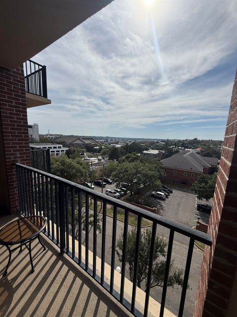 Tiny photo for 215 W College Avenue #302, Tallahassee, FL 32301 (MLS # 391374)
