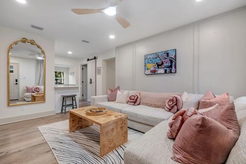 Tiny photo for 2412 Surrey st St, Tallahassee, FL 32304 (MLS # 393598)