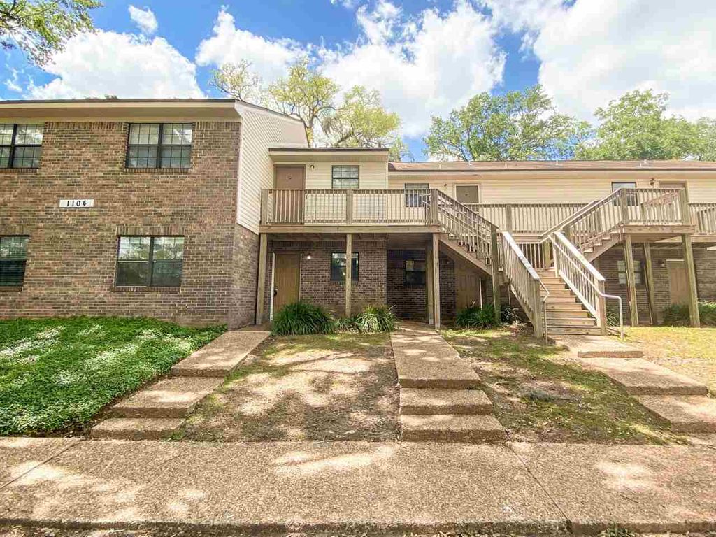 Photo of 1104 Green Tree Court #E, Tallahassee, FL 32304 (MLS # 398976)
