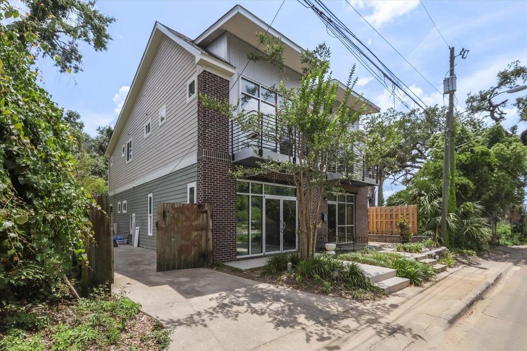 Photo of 449 Saint Francis Street #1, Tallahassee, FL 32301 (MLS # 386665)