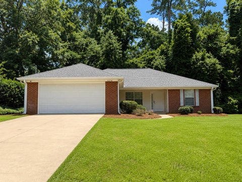 Photo of 3214 Springdale Drive, Tallahassee, FL 32312 (MLS # 401856)