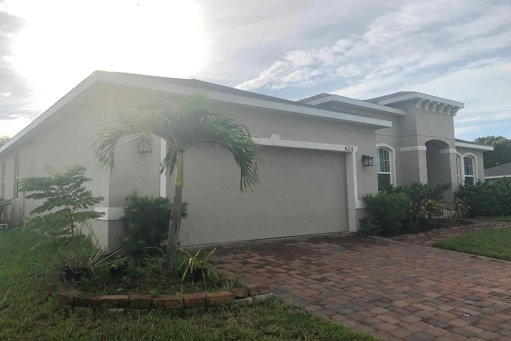 Photo of 624 Spanish Pine Road, Other Florida, FL 33837 (MLS # 391913)