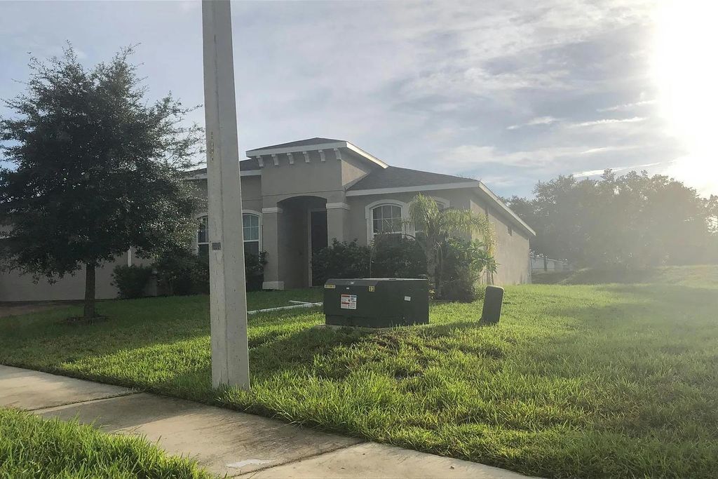 Photo of 624 Spanish Pine Road, Other Florida, FL 33837 (MLS # 391913)