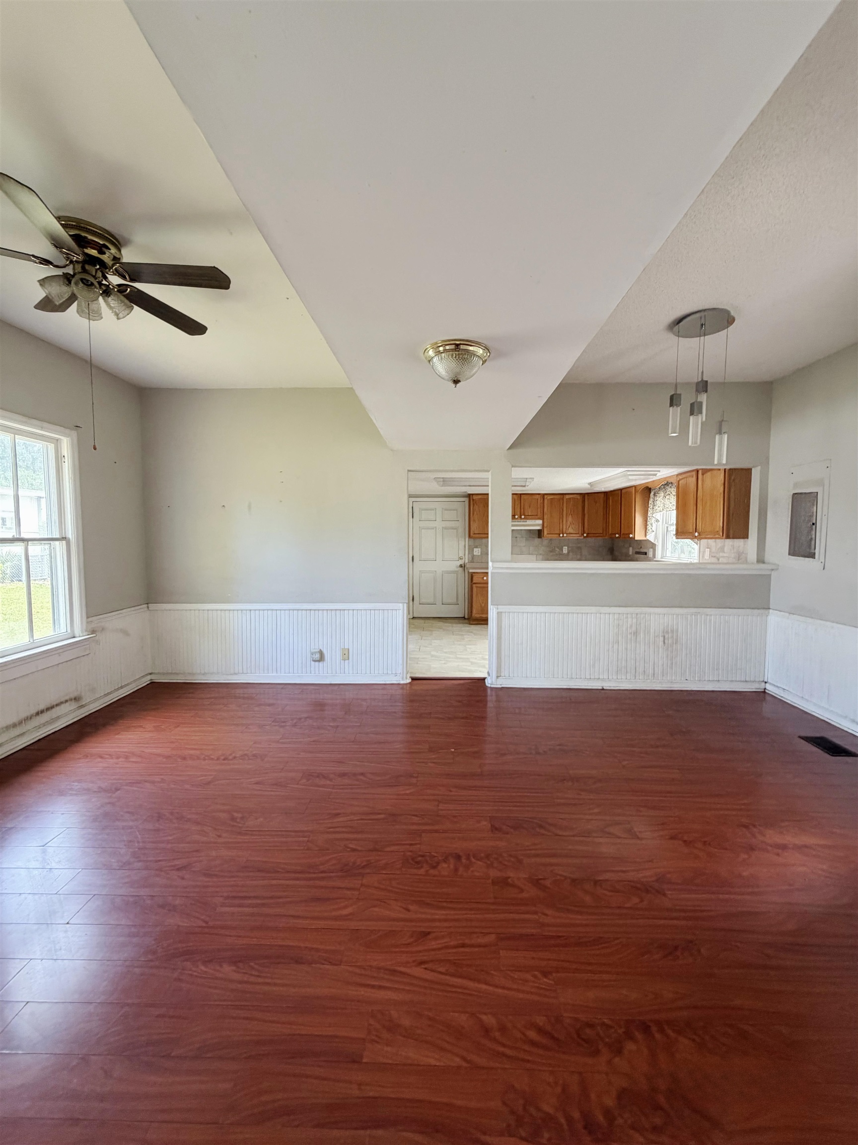710 N CALHOUN Street
