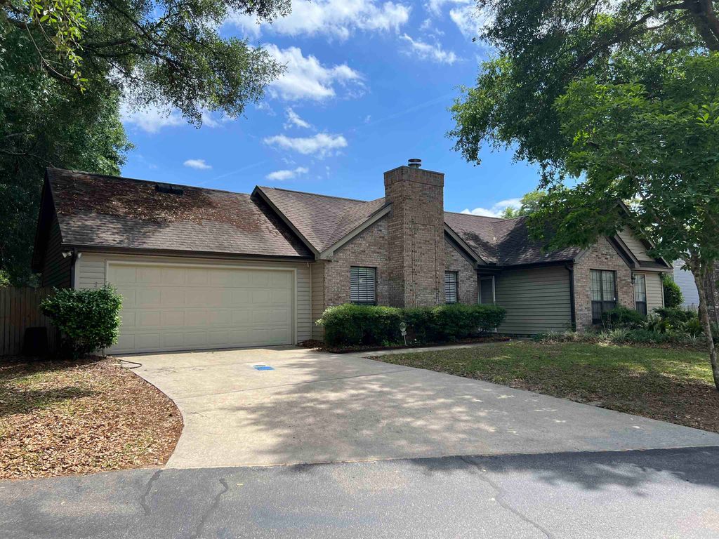 Photo of 2605 Yarmouth Lane, Tallahassee, FL 32309 (MLS # 399574)