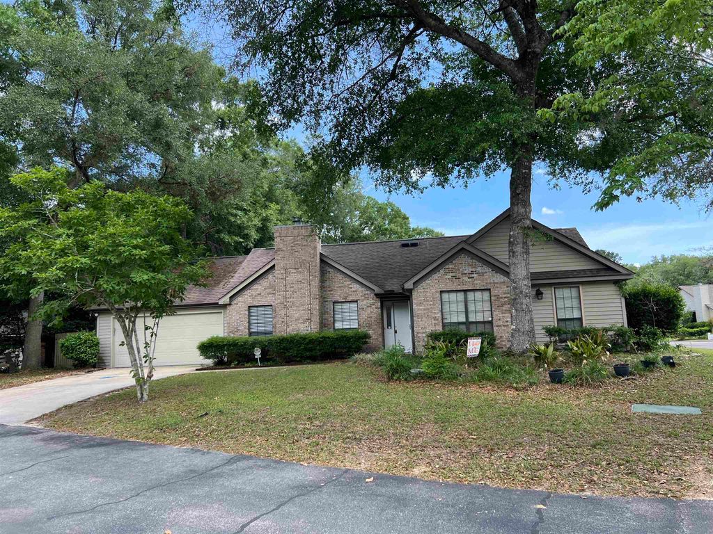 Photo of 2605 Yarmouth Lane, Tallahassee, FL 32309 (MLS # 399574)