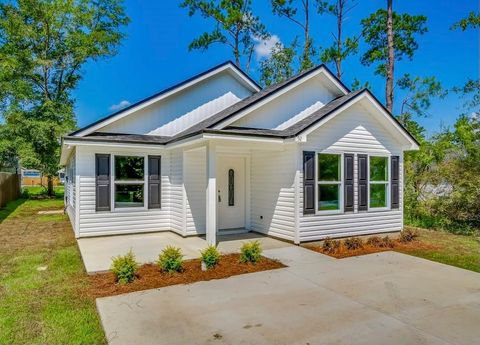 A home in Crawfordville