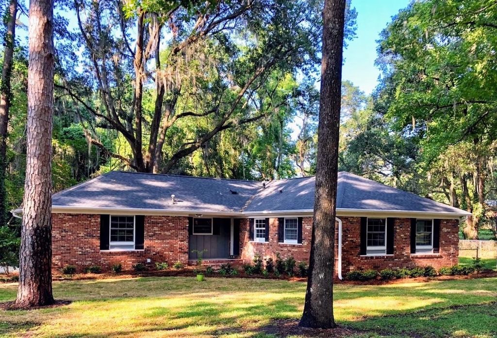Photo of 2329 Limerick Drive, Tallahassee, FL 32309 (MLS # 397891)