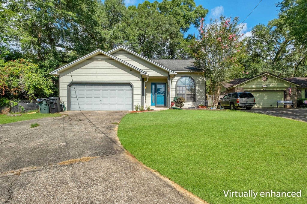 Photo of 2509 NE Bluebell Place, Tallahassee, FL 32308 (MLS # 402268)