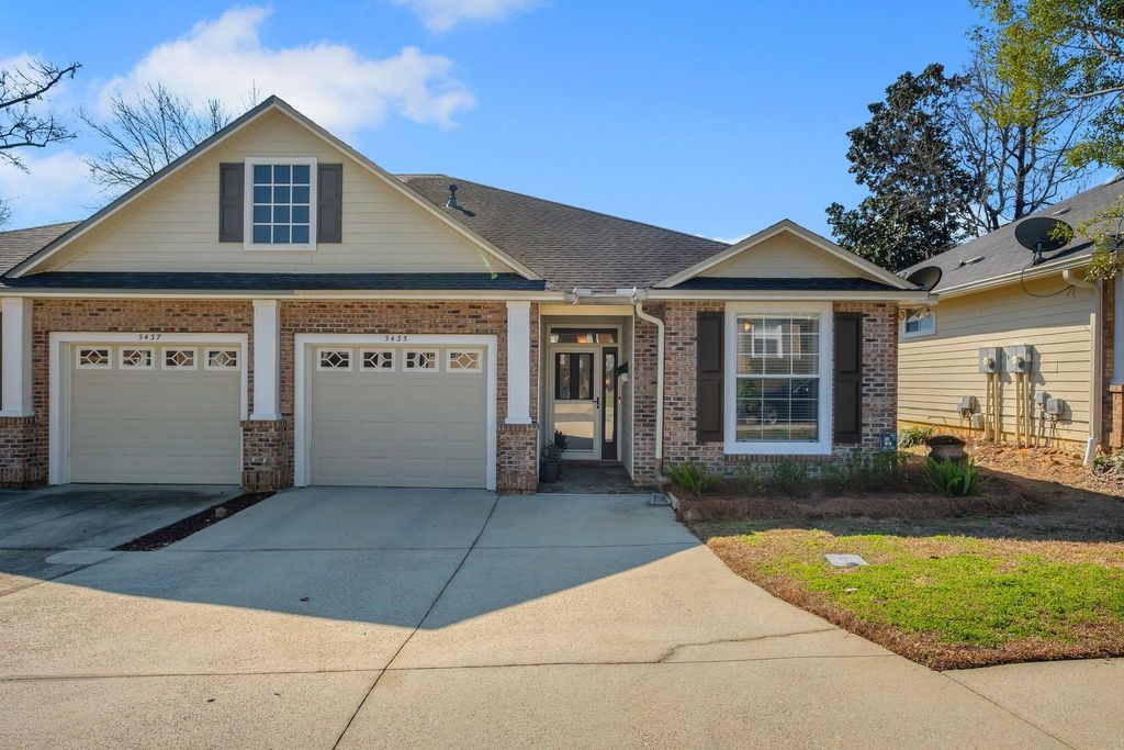 Photo of 5435 Hampton Hill Circle, Tallahassee, FL 32311 (MLS # 396147)