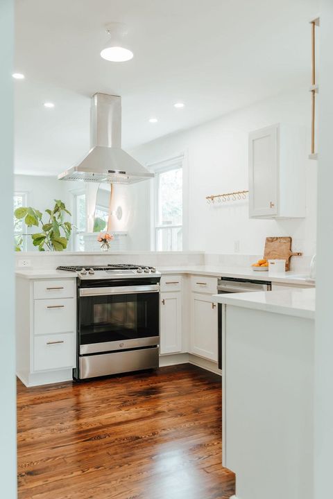 Tiny photo for 1106 Pine Street St, Tallahassee, FL 32303 (MLS # 390197)