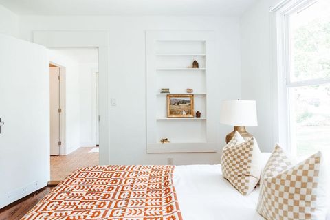 Tiny photo for 1106 Pine Street St, Tallahassee, FL 32303 (MLS # 390197)