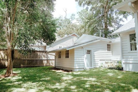 Tiny photo for 1106 Pine Street St, Tallahassee, FL 32303 (MLS # 390197)