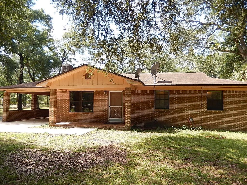 Photo of 171 Bear Creek Road, Quincy, FL 32351 (MLS # 397854)