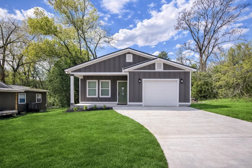 Photo of 1318 Clay Street, Tallahassee, FL 32304 (MLS # 397830)