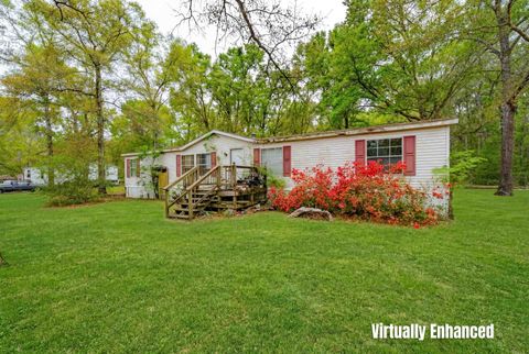 Photo of 94 Jean Drive, Crawfordville, FL 32327 (MLS # 398016)