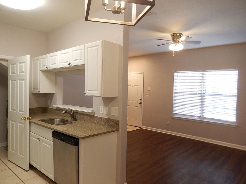 Photo of 3100 Dian Road #205, Tallahassee, FL 32304 (MLS # 391847)