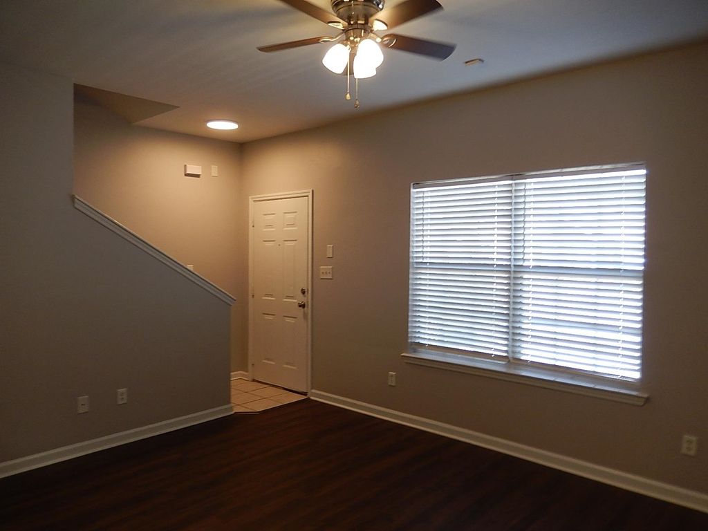 Photo of 3100 Dian Road #205, Tallahassee, FL 32304 (MLS # 391847)