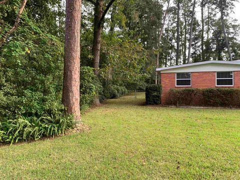 Tiny photo for 1915 Sunset Lane Ln, Tallahassee, FL 32303 (MLS # 391803)