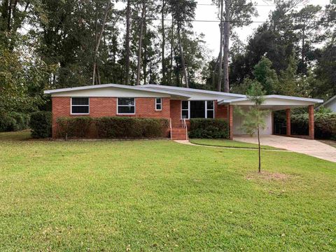 Photo of 1915 Sunset Lane Ln, Tallahassee, FL 32303 (MLS # 391803) Photo of 1915 Sunset Lane Ln, Tallahassee, FL 32303 (MLS # 391803)